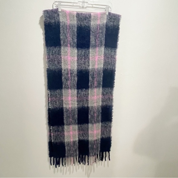 J CREW Women’s Blue Pink Tartan Plaid Wool Blend Scarf Made In Italy 19” X 85” - Picture 2 of 4